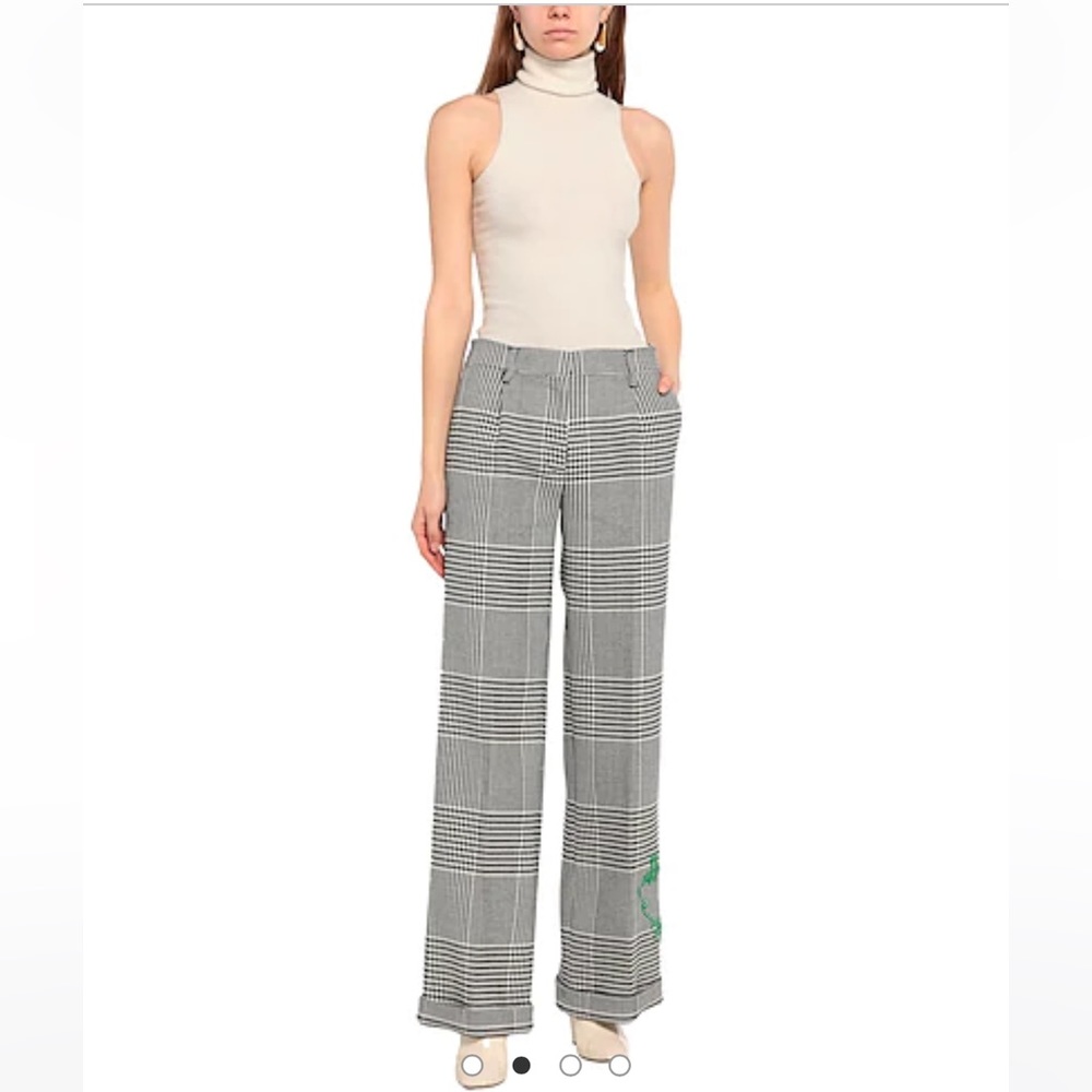 OFF WHITE Casual pants